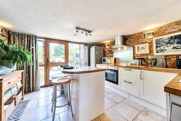 Upper Cheddon, Taunton, TA2 photo 4