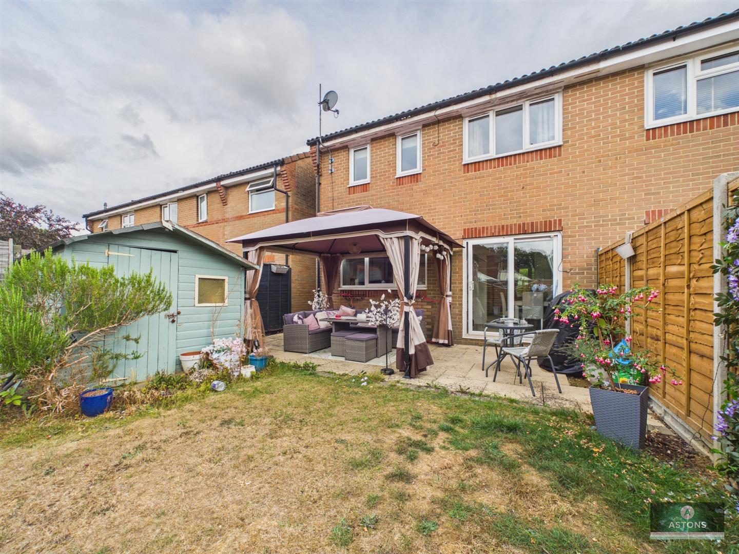 Salterns Road, Maidenbower Image 8