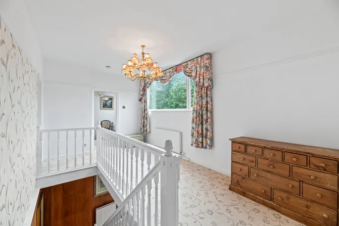Property carousel image 13