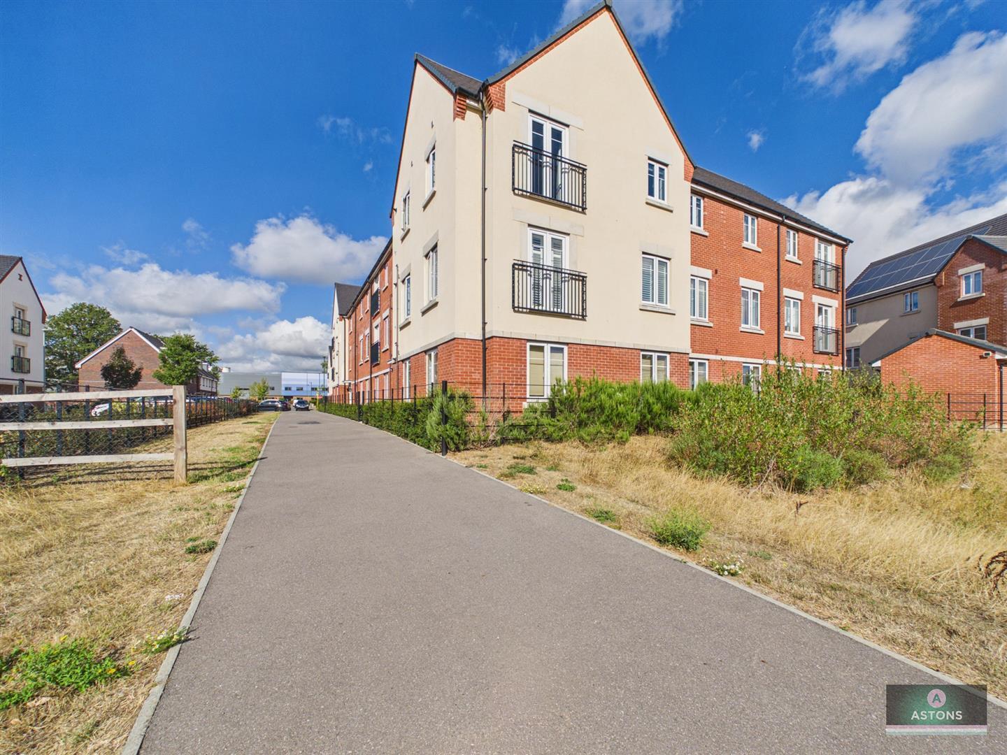 Sangster Close, Crawley Image 1