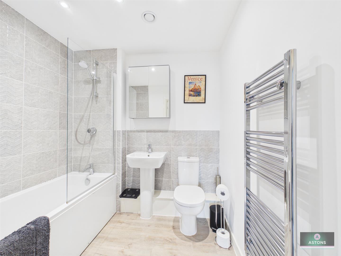 Sangster Close, Crawley Image 3