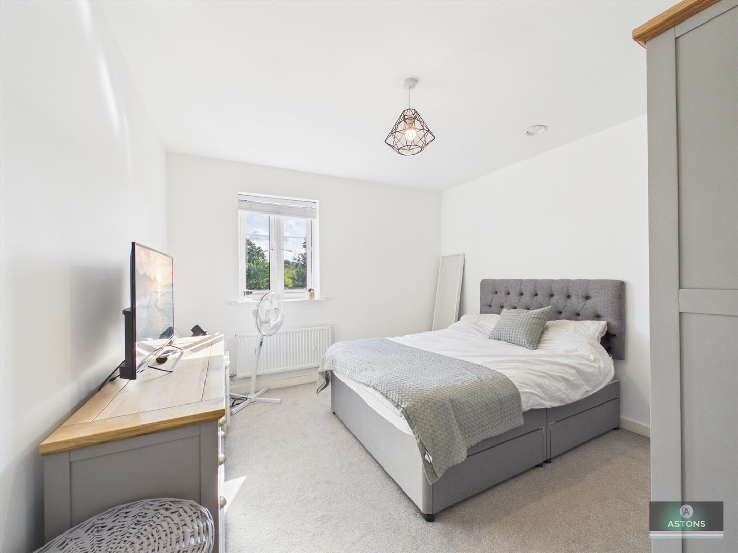 Sangster Close, Crawley Image 8