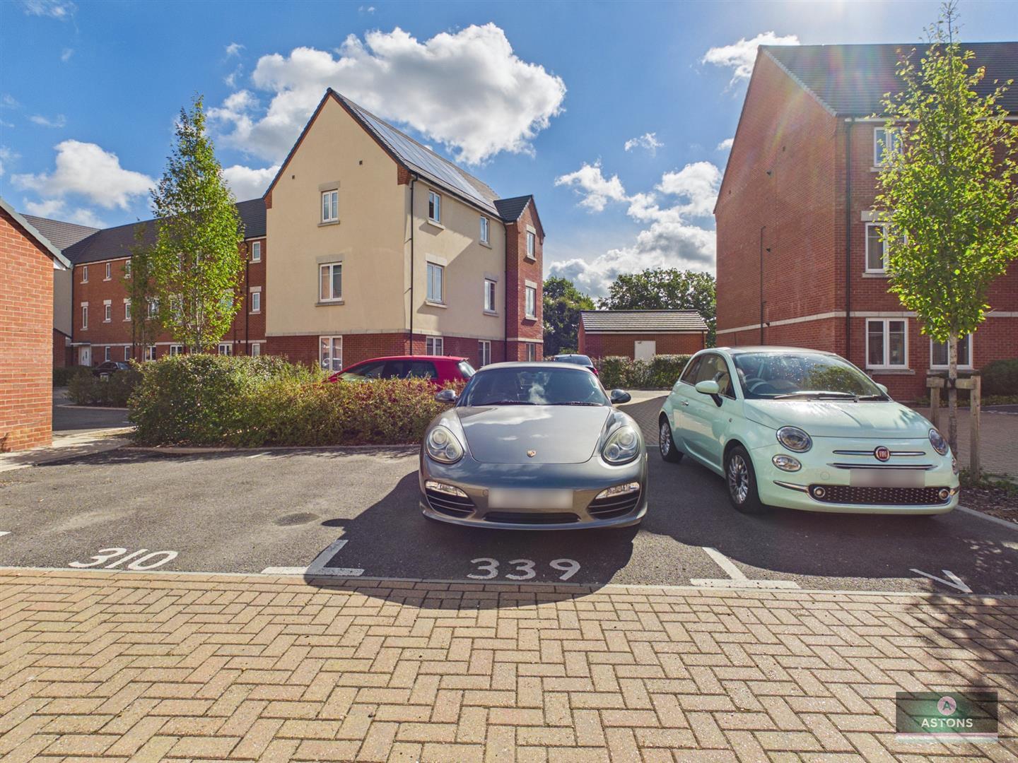 Sangster Close, Crawley Image 14