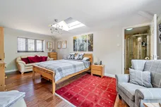 Thames Side, Staines-Upon-Thames, TW18 photo 8