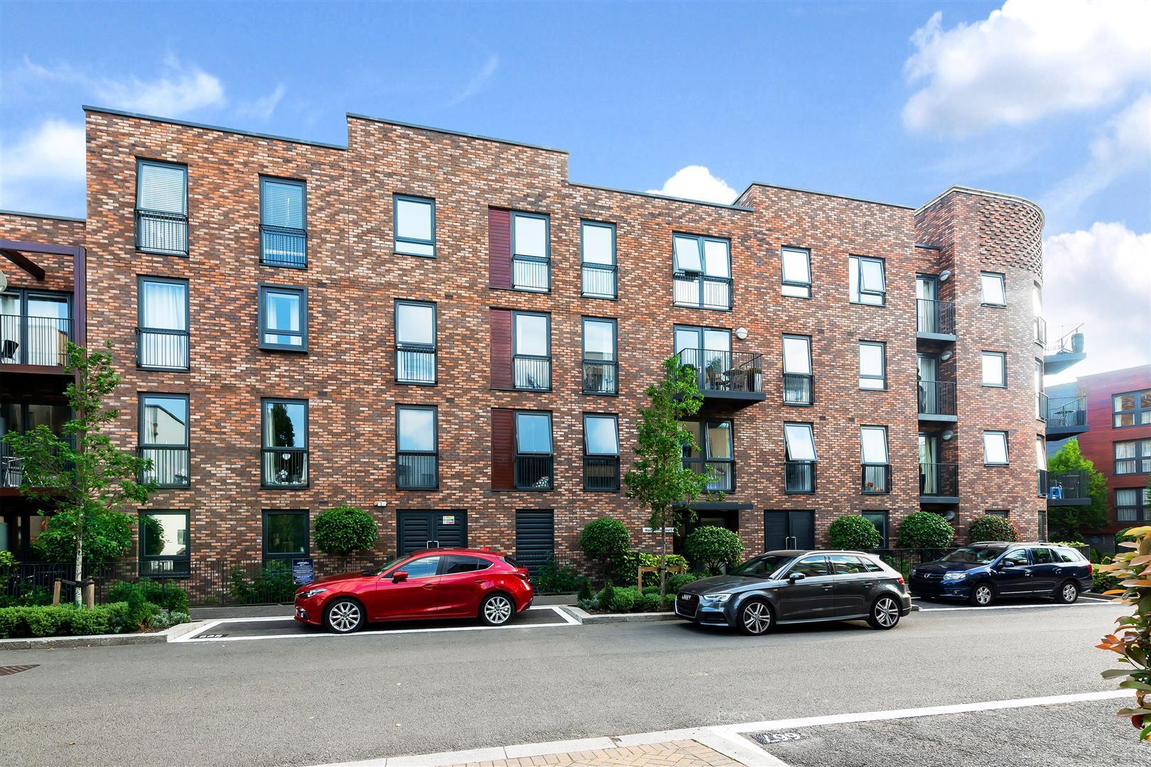 Madeleine Close, Stanmore Image 1