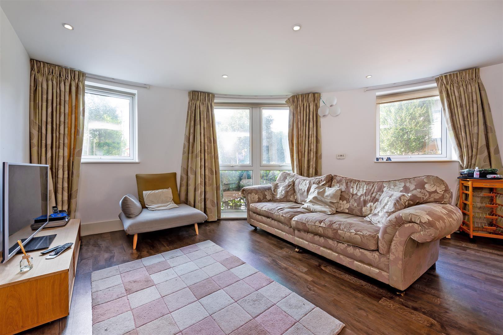 Madeleine Close, Stanmore Image 3