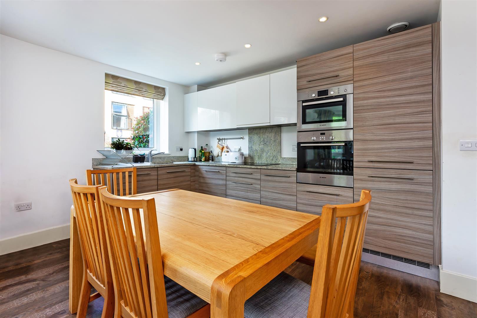 Madeleine Close, Stanmore Image 5