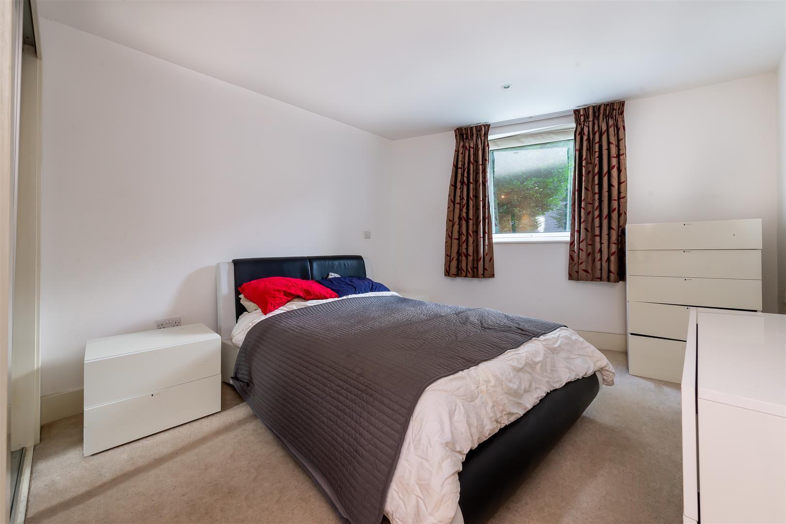 Madeleine Close, Stanmore Image 8
