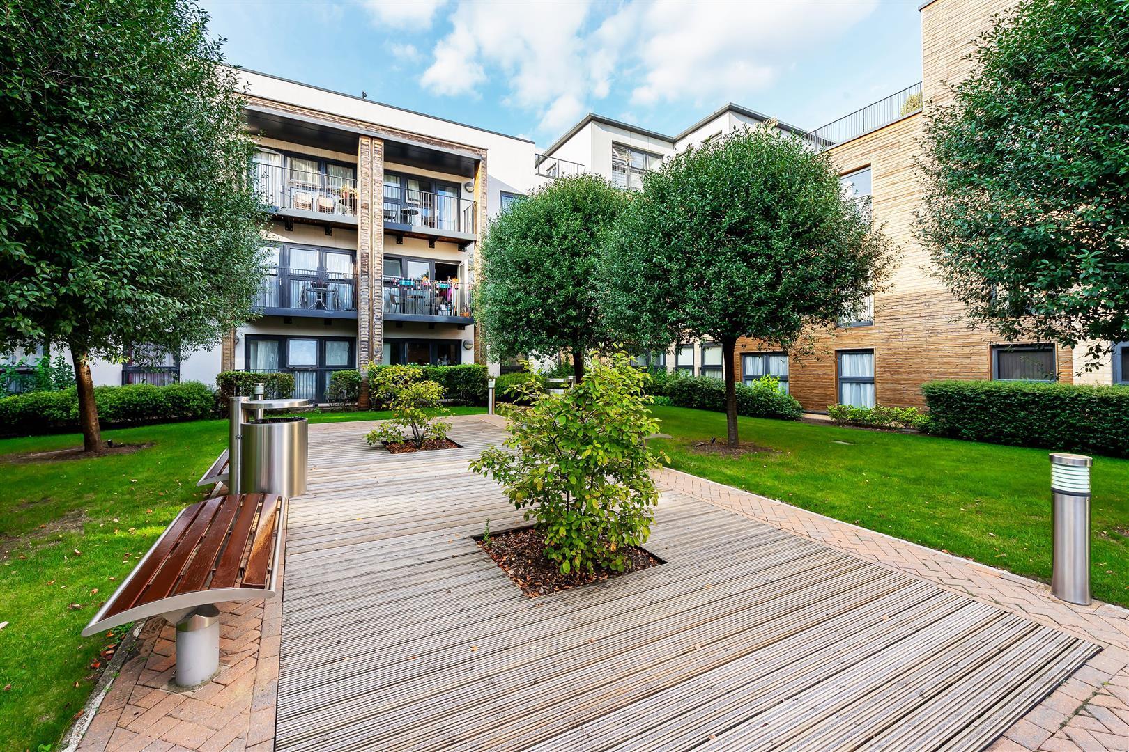 Madeleine Close, Stanmore Image 13