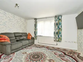 Twickenham Close, Swindon thumb 3