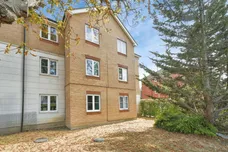 Twickenham Close, Swindon