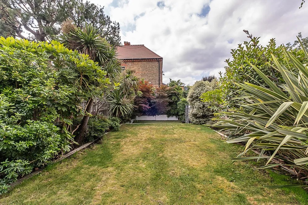 Howards Lane, London, SW15 photo 8