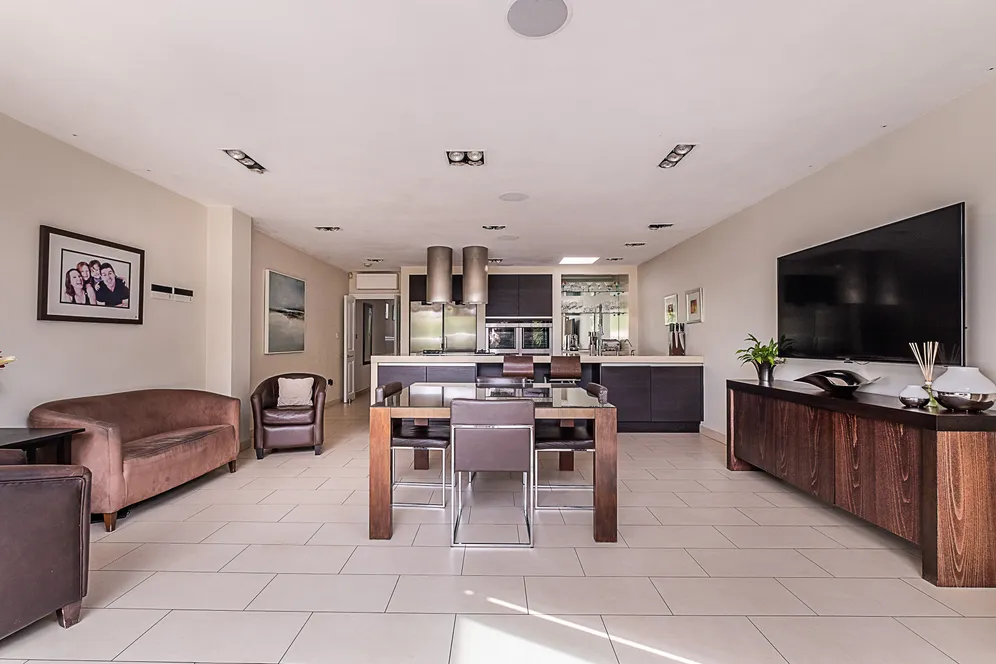 Howards Lane, London, SW15 photo 11
