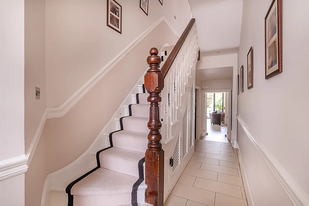 Howards Lane, London, SW15 photo 14