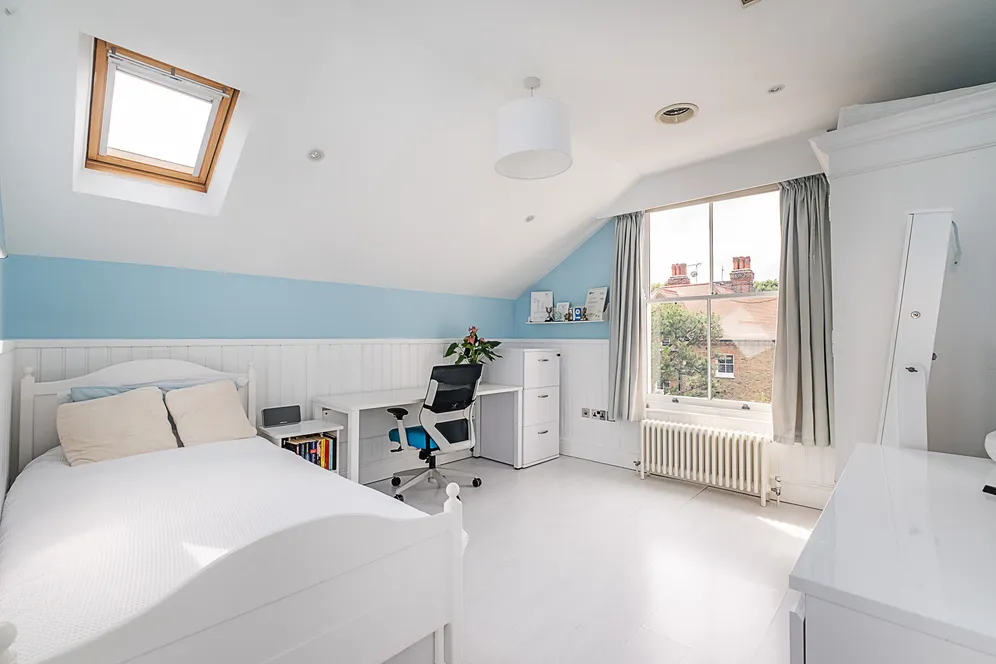 Howards Lane, London, SW15 photo 18