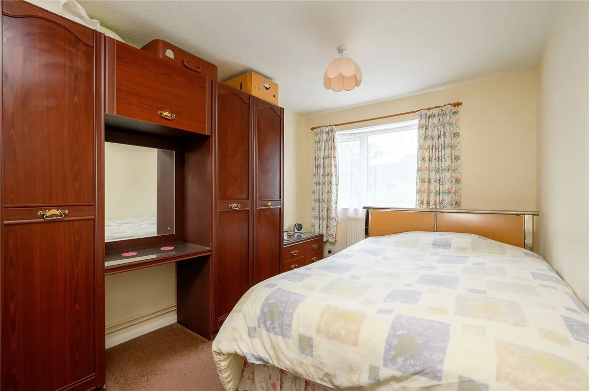 Elmhurst Gardens, Shadwell, LS17