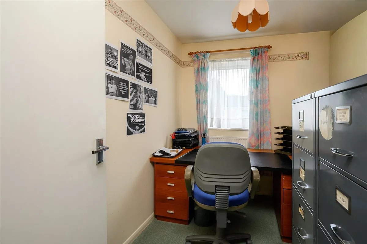Elmhurst Gardens, Shadwell, LS17