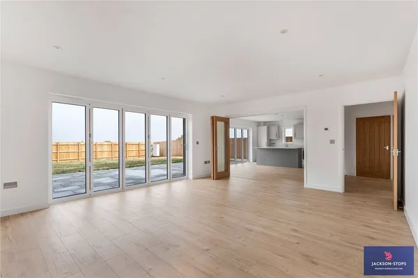 The Crescent, Caldecott, NN9 photo 3