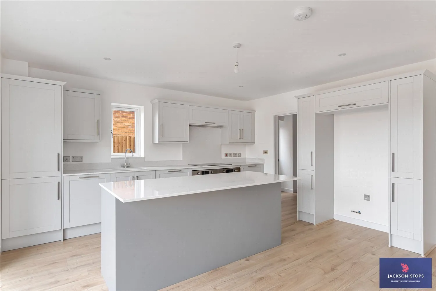 The Crescent, Caldecott, NN9 photo 8