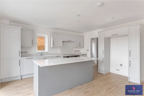 The Crescent, Caldecott, NN9 photo 8