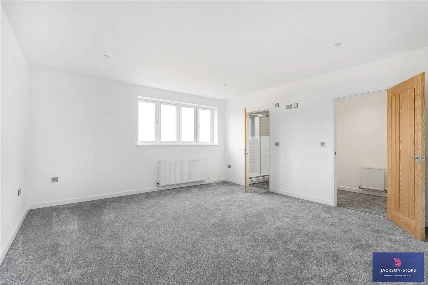 The Crescent, Caldecott, NN9 photo 18