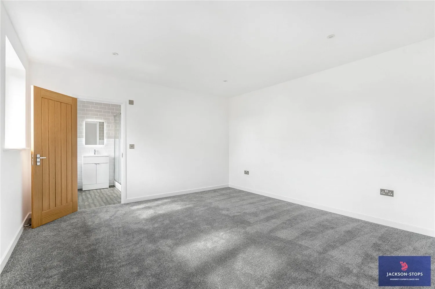 The Crescent, Caldecott, NN9 photo 21