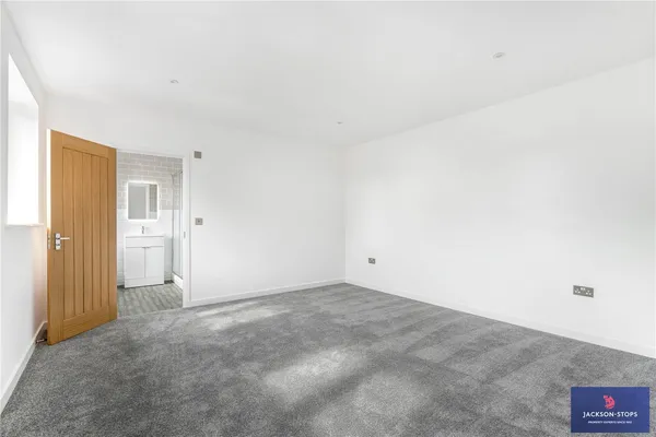 The Crescent, Caldecott, NN9 photo 21