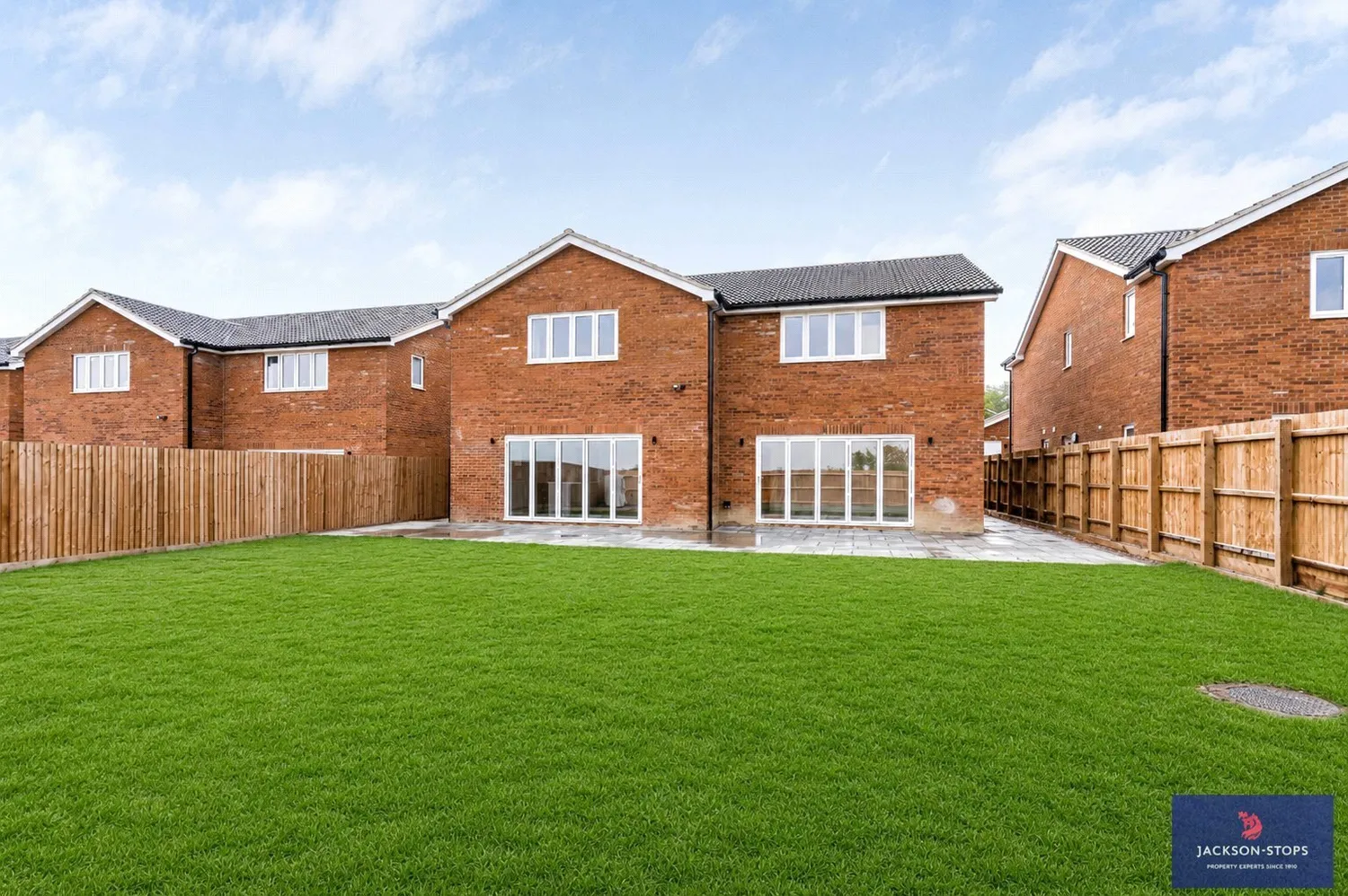 The Crescent, Caldecott, NN9 photo 26