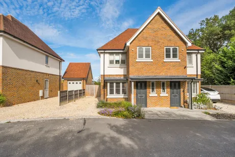 Meadow Way, Thatcham, RG19