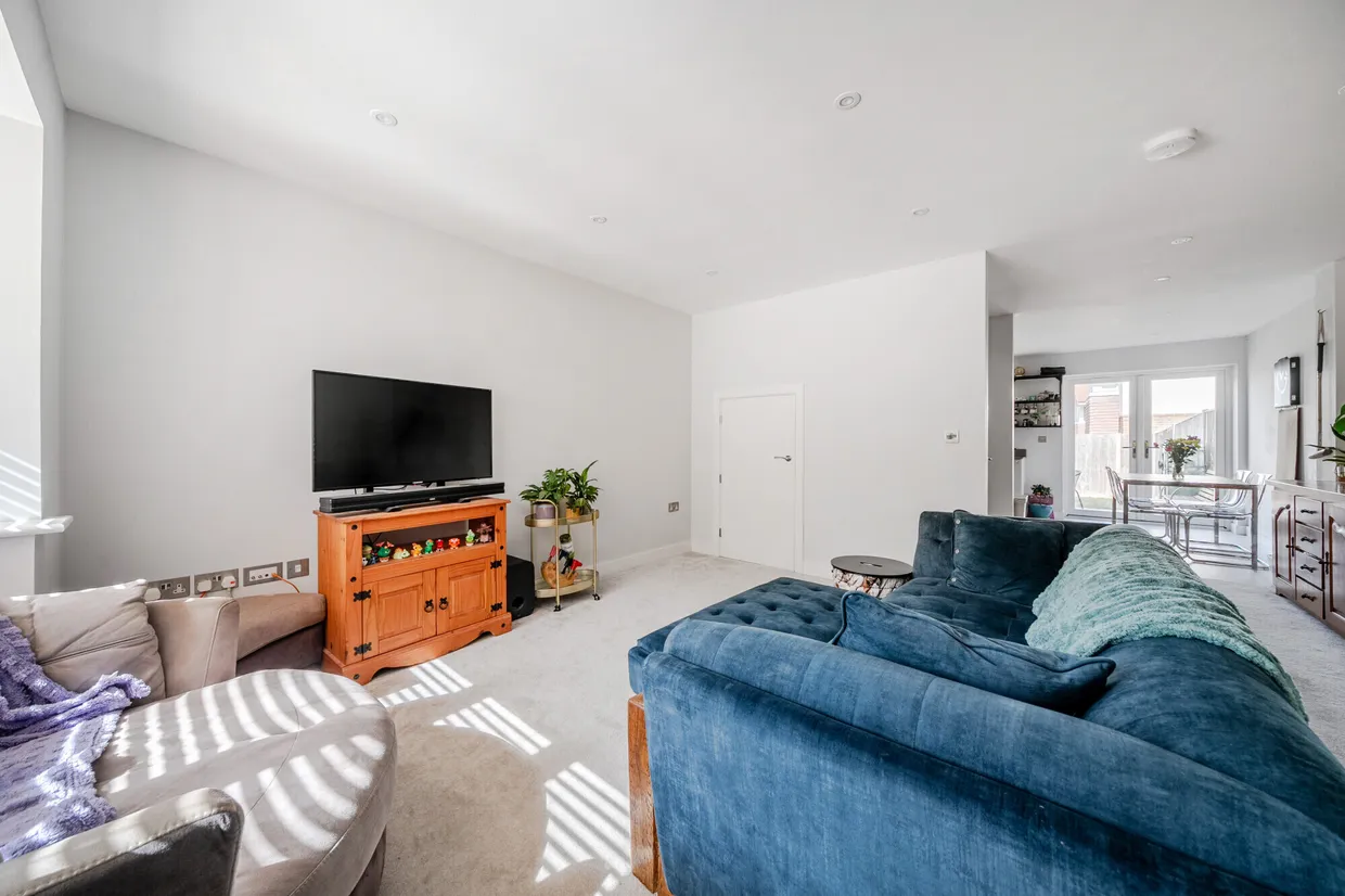 Meadow Way, Thatcham, RG19 photo 3