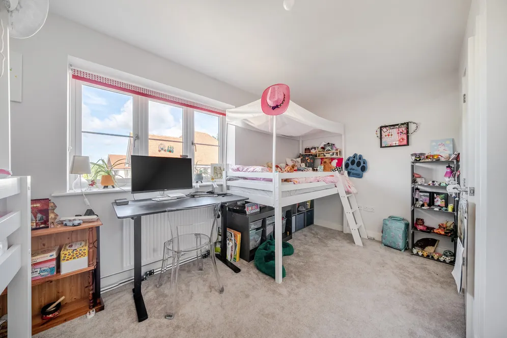 Meadow Way, Thatcham, RG19 photo 9