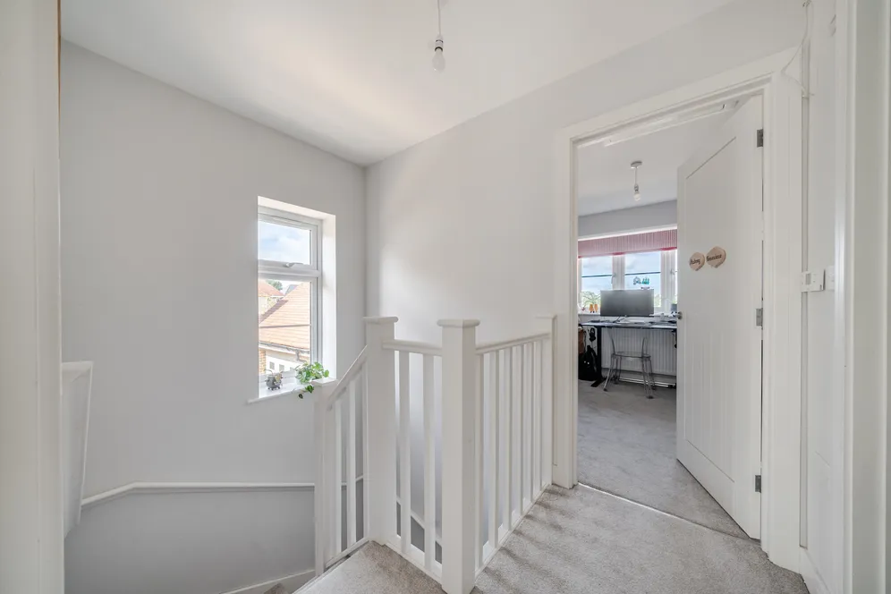 Meadow Way, Thatcham, RG19 photo 13