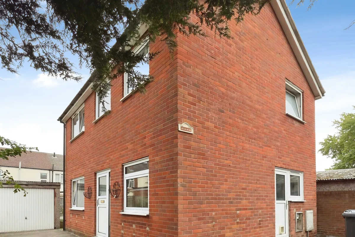 Naam Grove, LINCOLN
