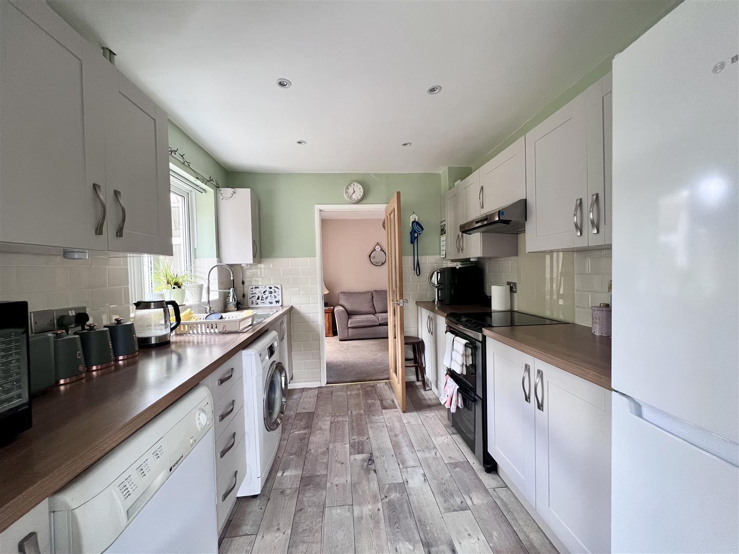Bampton Close, Furzton, Milton Keynes Image 3