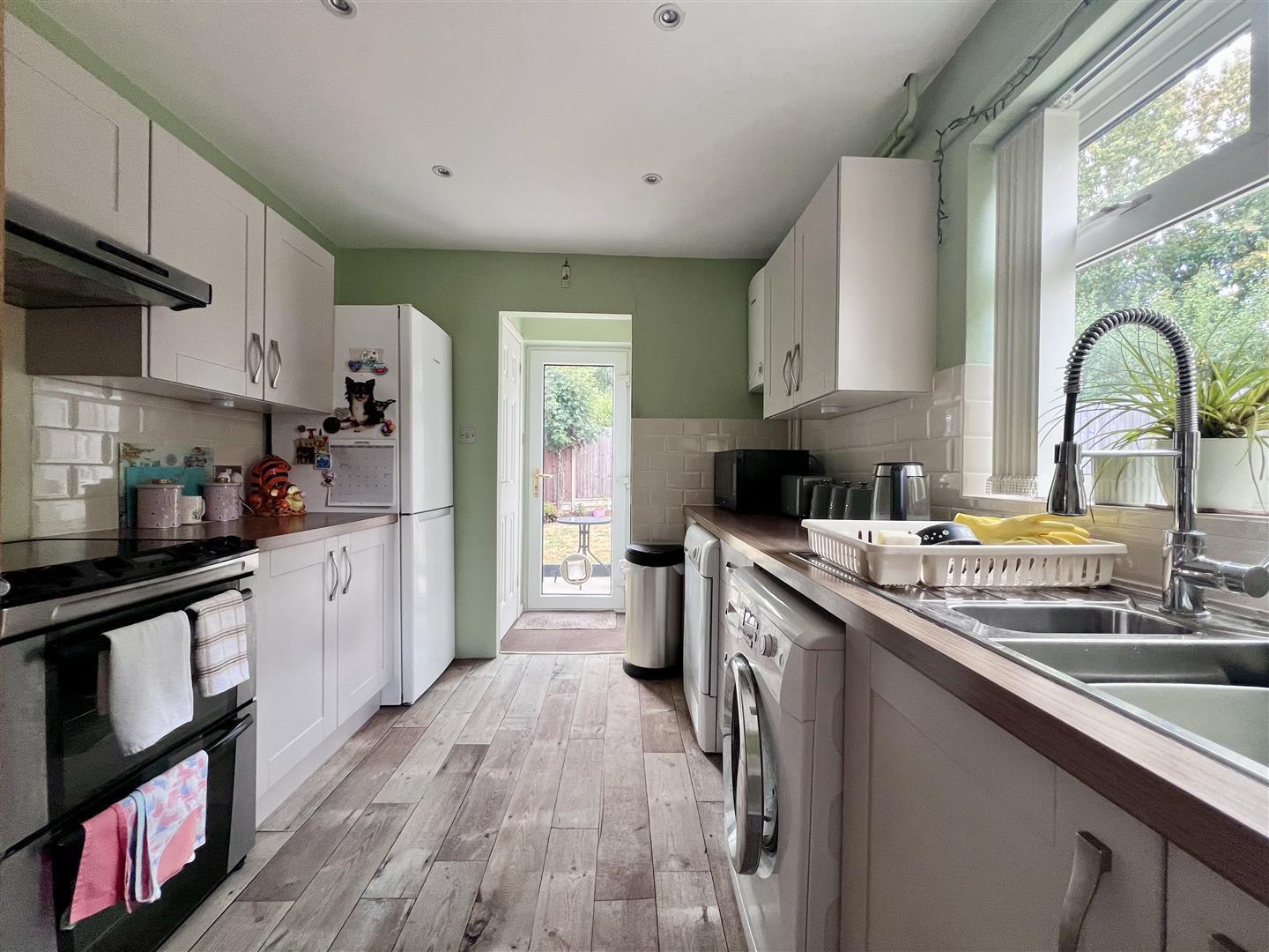 Bampton Close, Furzton, Milton Keynes Image 9