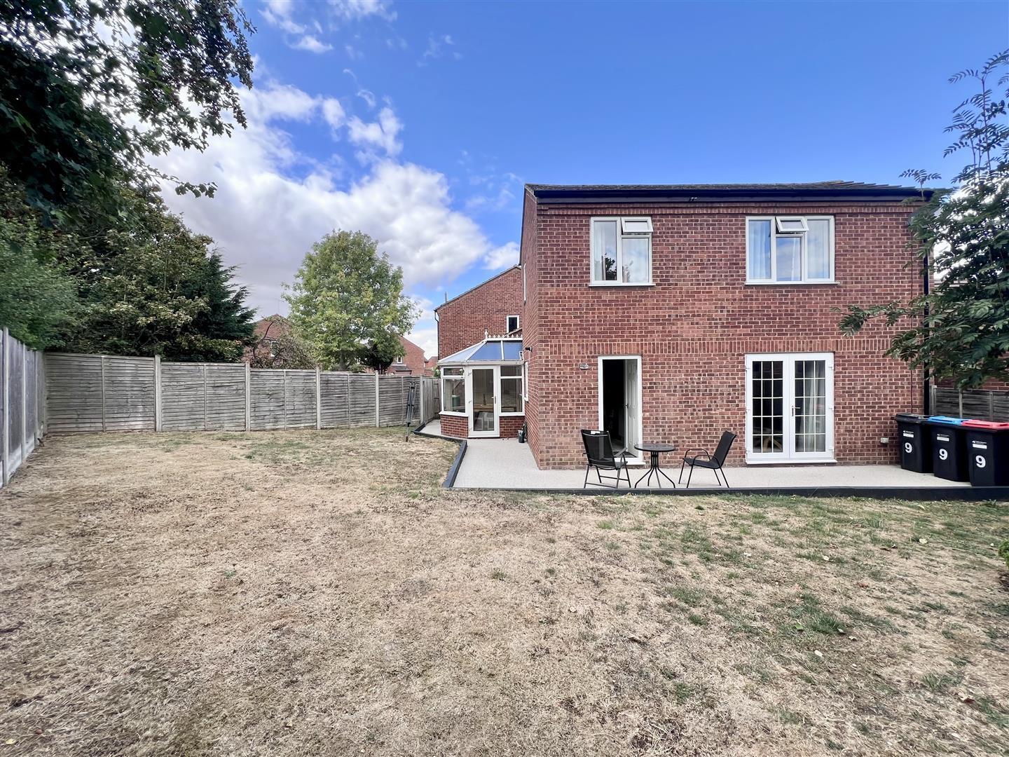 Bampton Close, Furzton, Milton Keynes Image 16