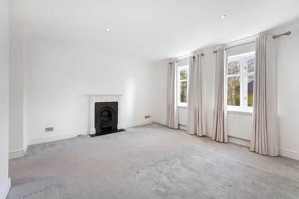 Hanger Hill, Weybridge, KT13 photo 5