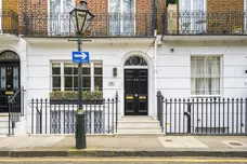 Brompton Square Knightsbridge SW3 photo 2
