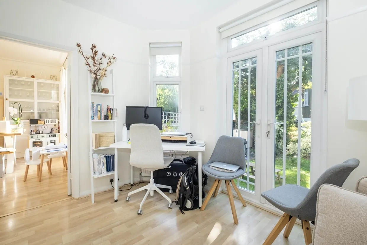 Glendale Drive London SW19 photo 5