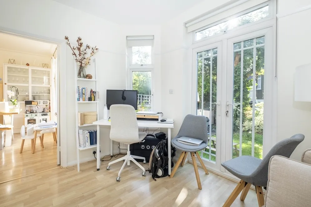 Glendale Drive London SW19 photo 5