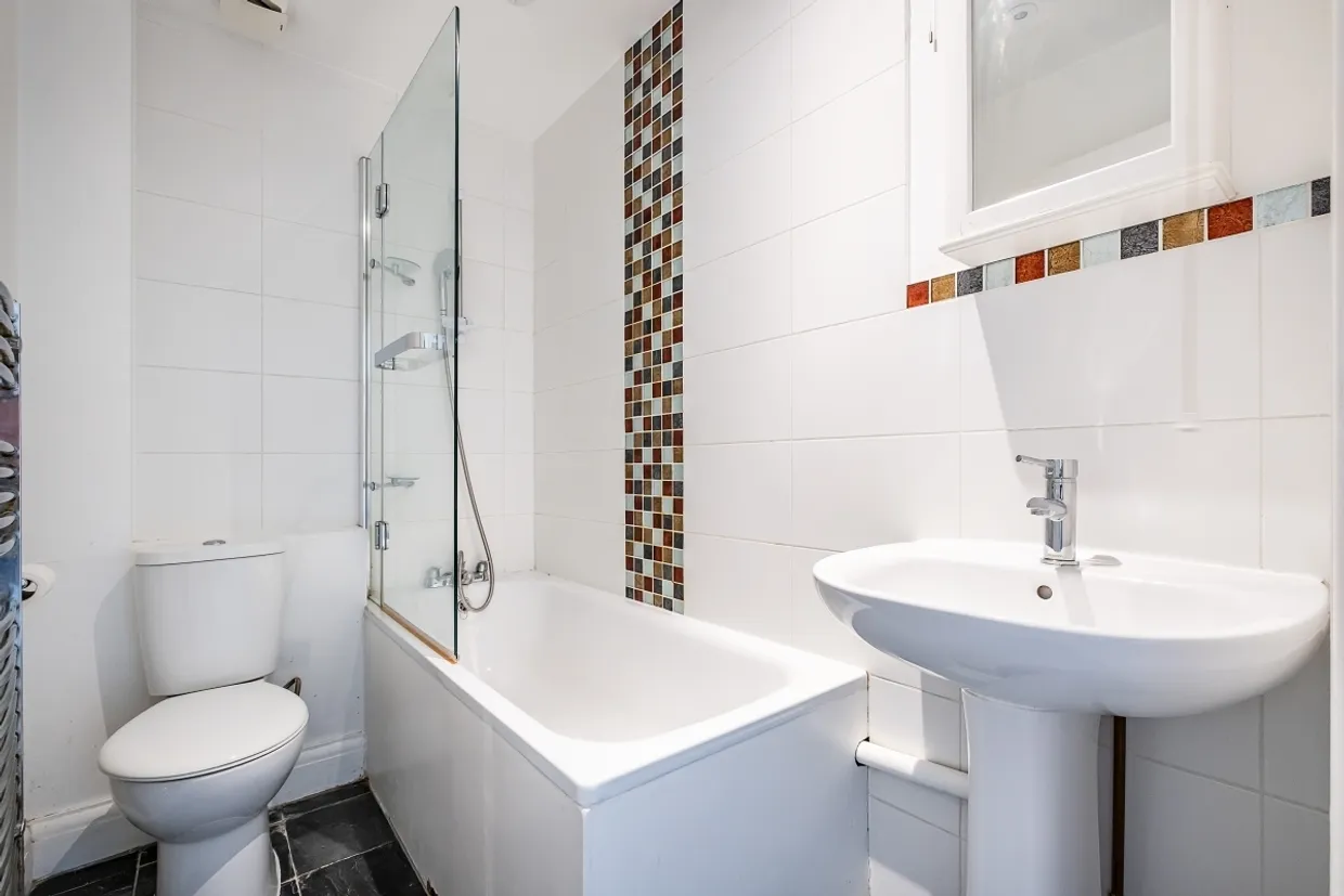 ., 2A Iveley Road, London photo 6