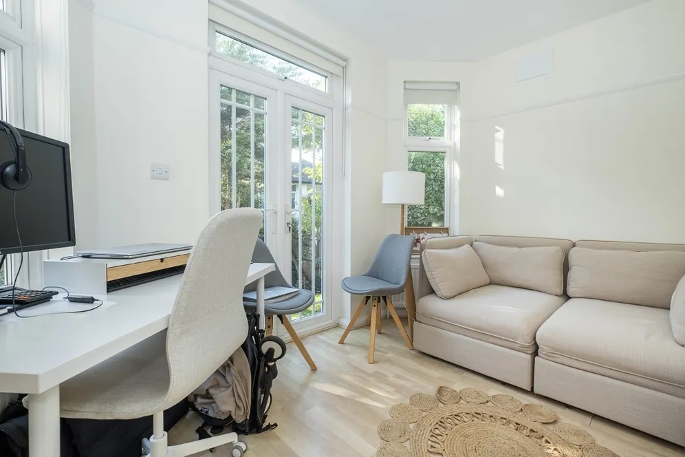 Glendale Drive London SW19 photo 6