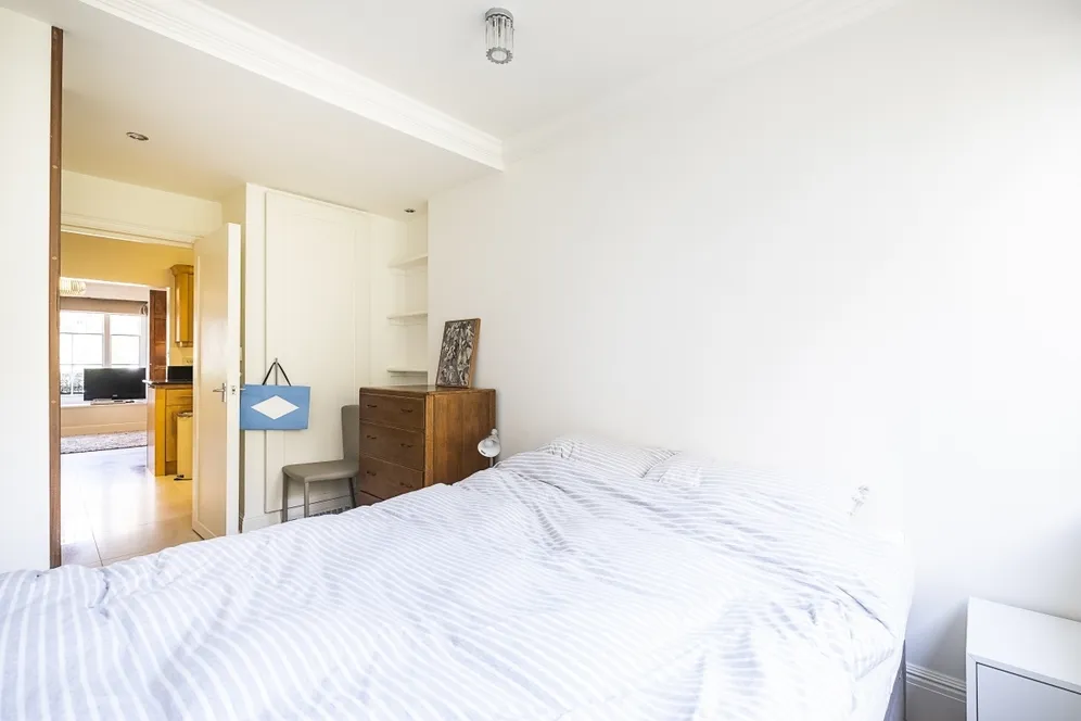 Brompton Square Knightsbridge SW3 photo 8