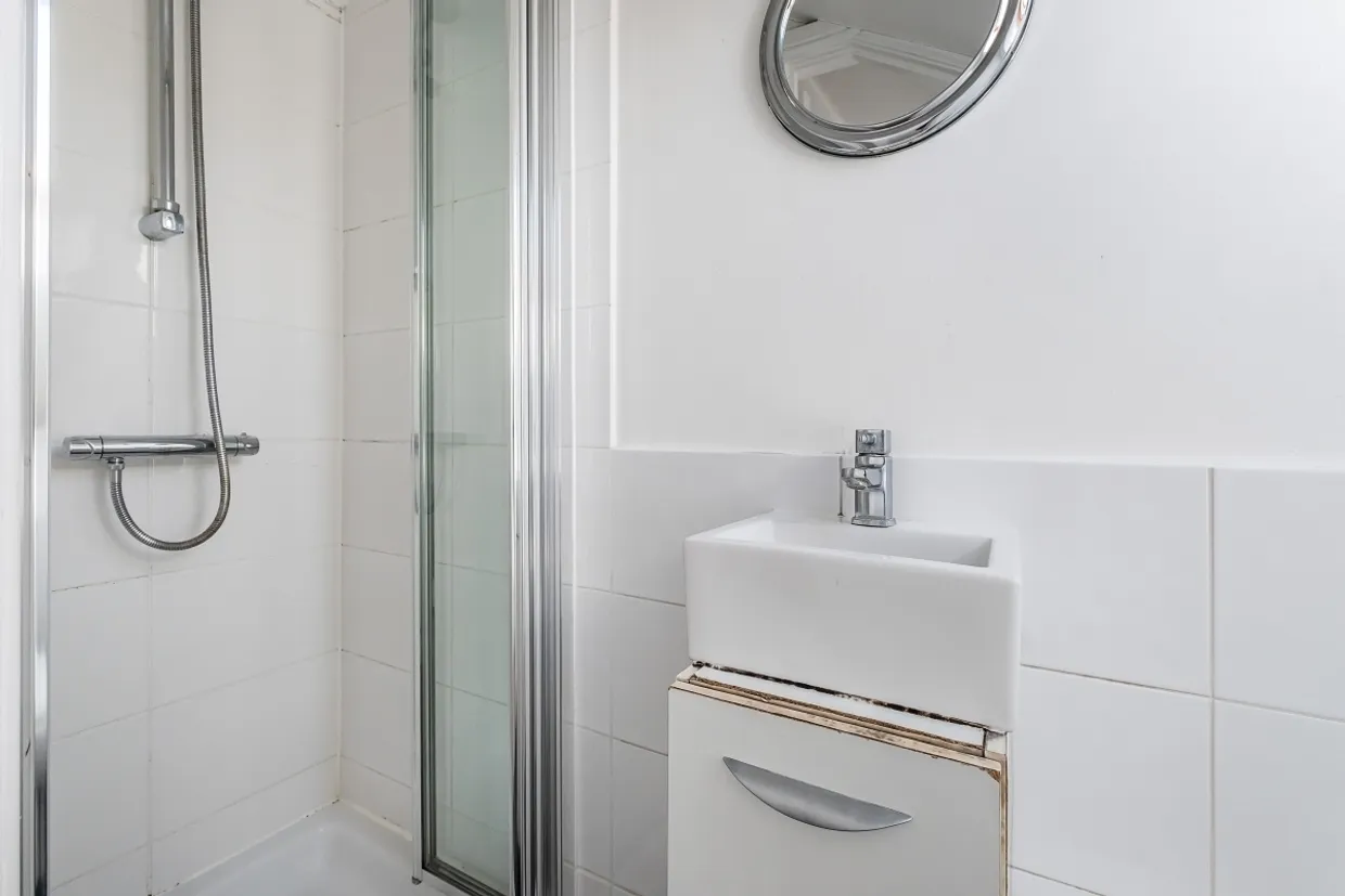 ., 2A Iveley Road, London photo 9