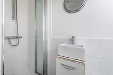 ., 2A Iveley Road, London photo 9