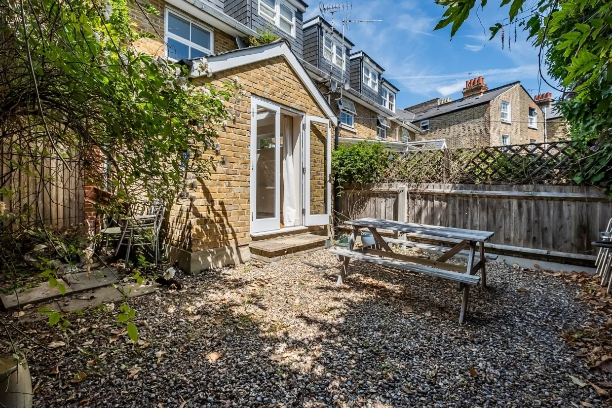 ., 2A Iveley Road, London photo 10