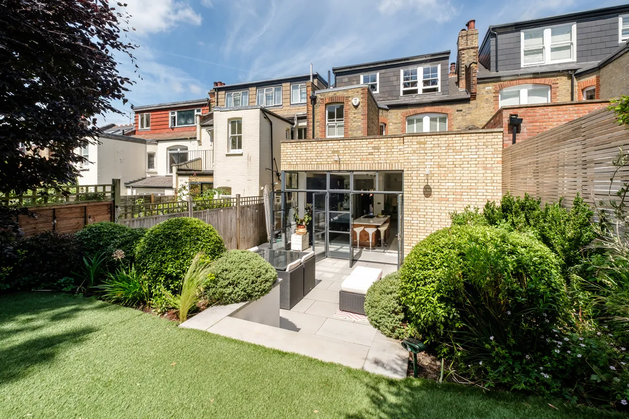 Dukes Avenue, London, N10 photo 34