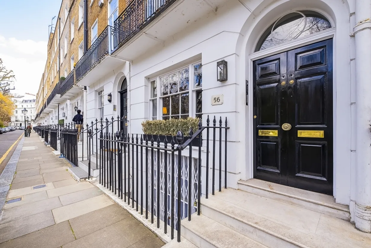 Brompton Square Knightsbridge SW3 photo 12
