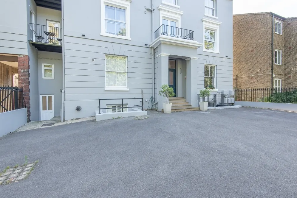 Clapham Common South Side London SW4 photo 12