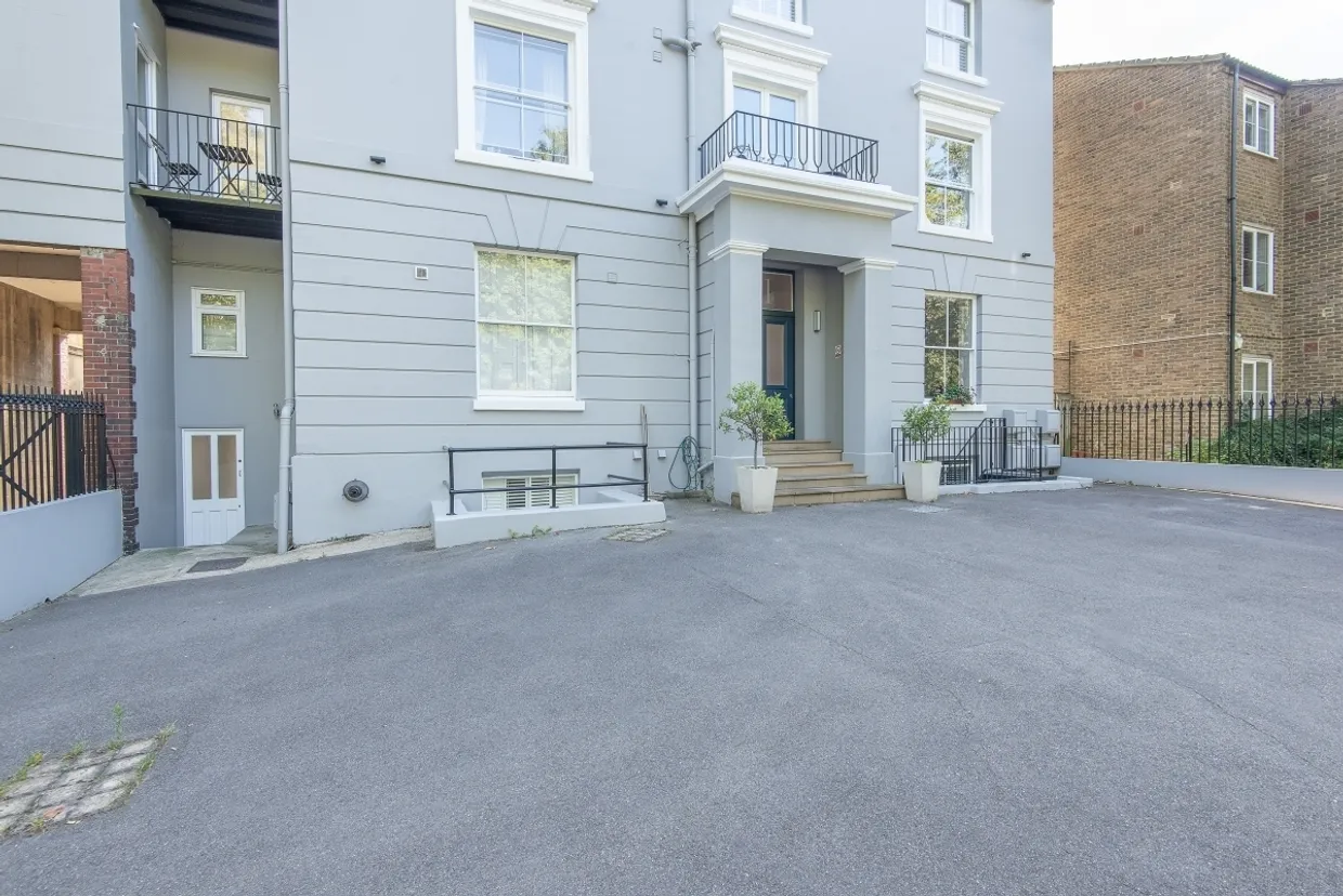 Clapham Common South Side London SW4 photo 12